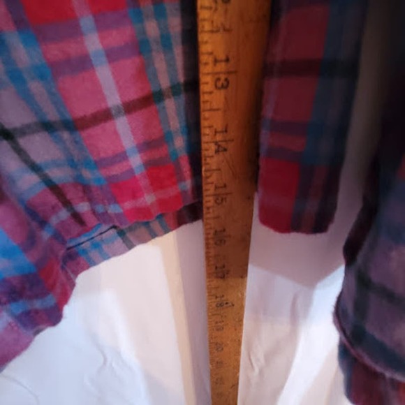 Cabela's Flannel button down- size XL - Picture 8 of 8